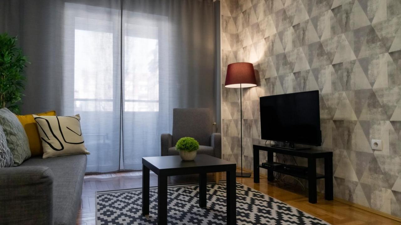 Central Fenix Apartment - Free Private Parking-Fast Wi-Fi Novi Sad Exterior foto