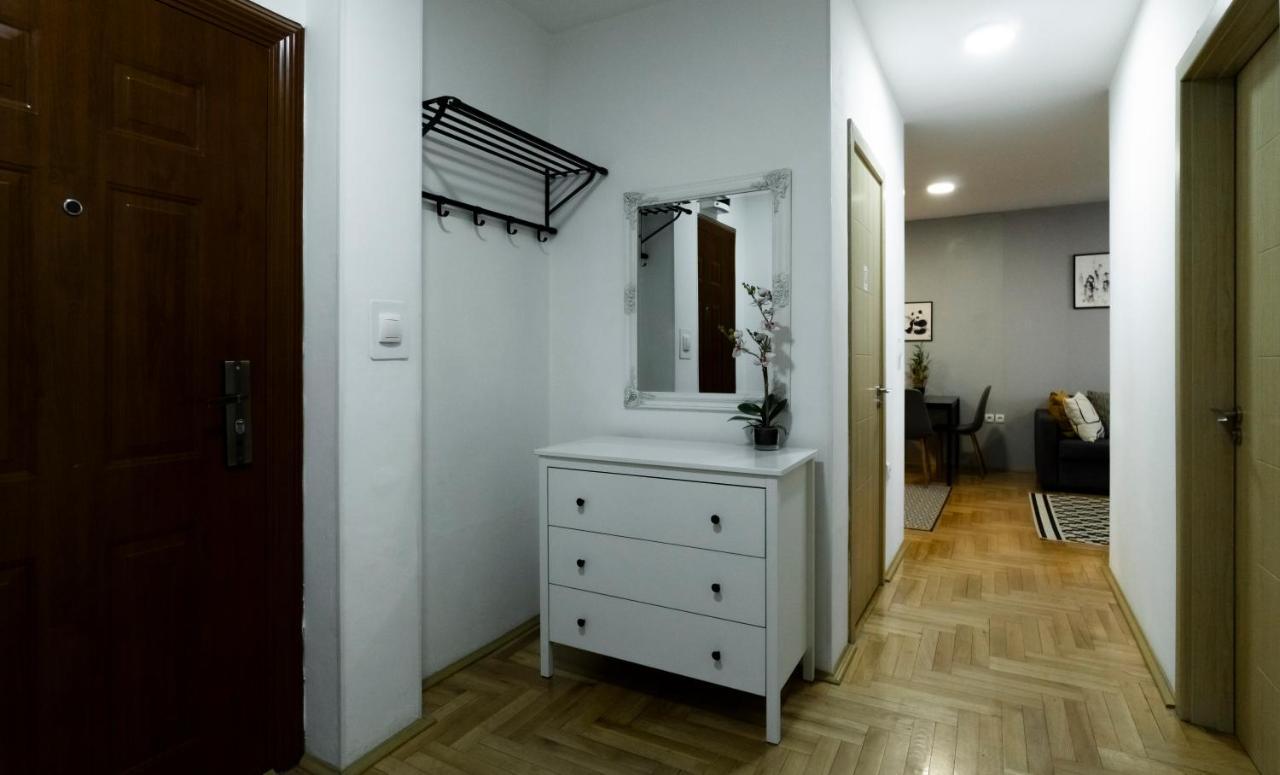 Central Fenix Apartment - Free Private Parking-Fast Wi-Fi Novi Sad Exterior foto